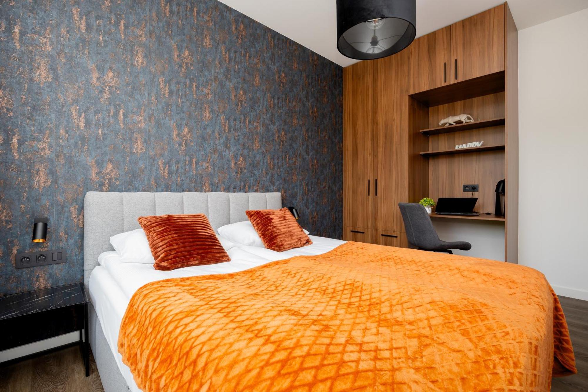 Ludwiki Z Parkingiem By Renters Apartament