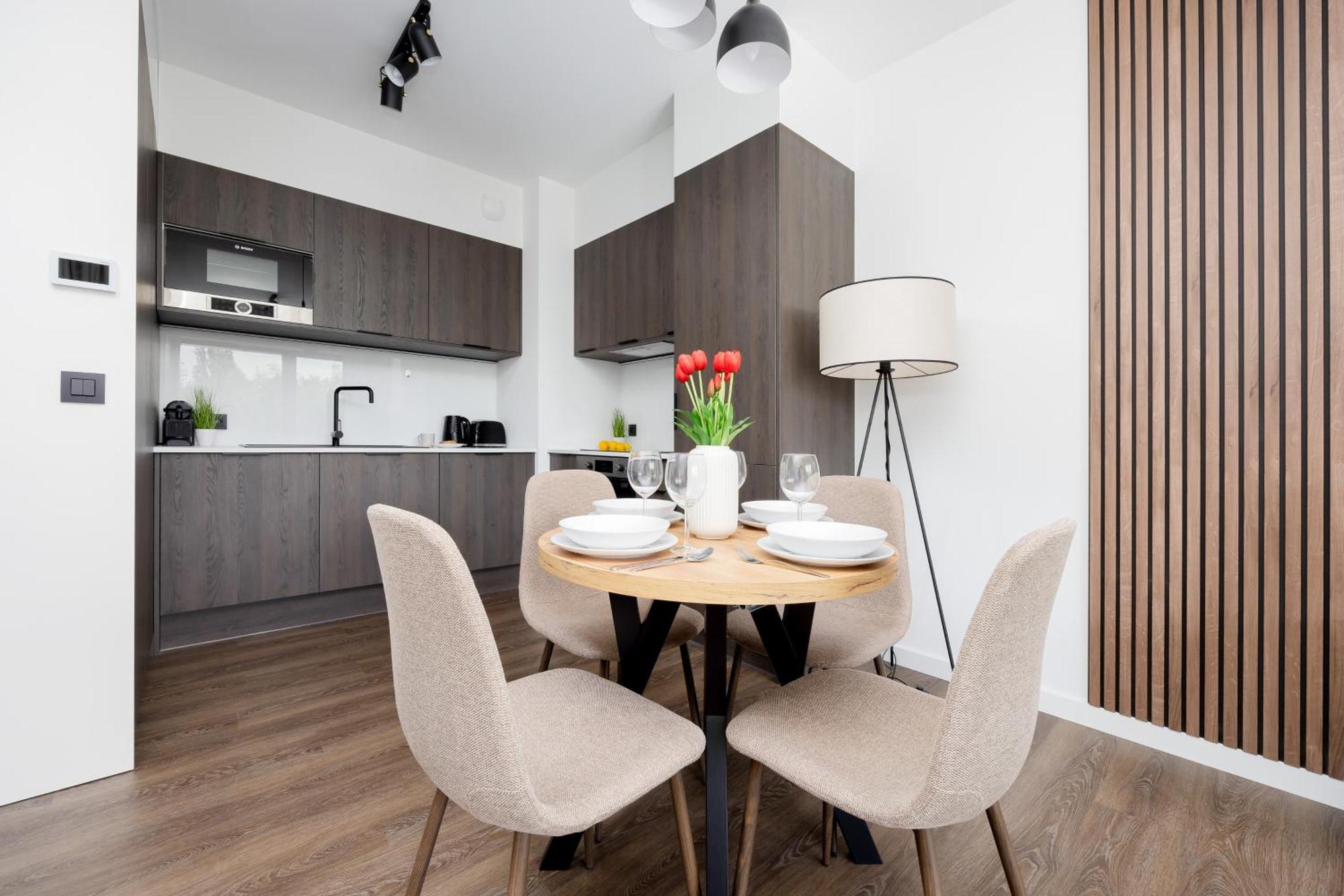Ludwiki Z Parkingiem By Renters Warszawa